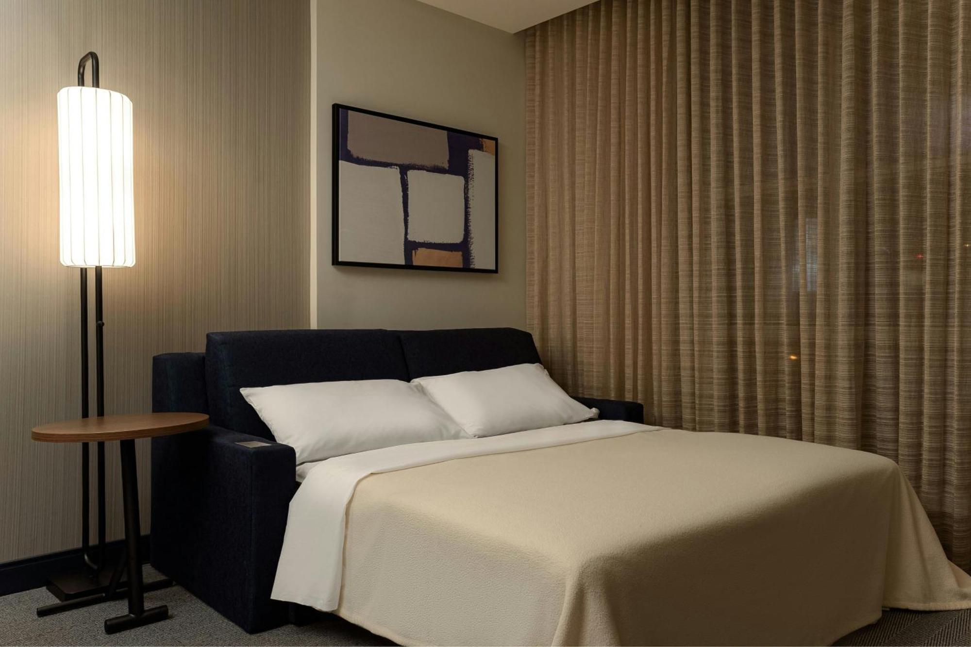 คอร์ตยาร์ด แกตลินเบิร์ก ดาวน์ทาวน์ Hotel แกตลิงเบิร์ก ภายนอก รูปภาพ