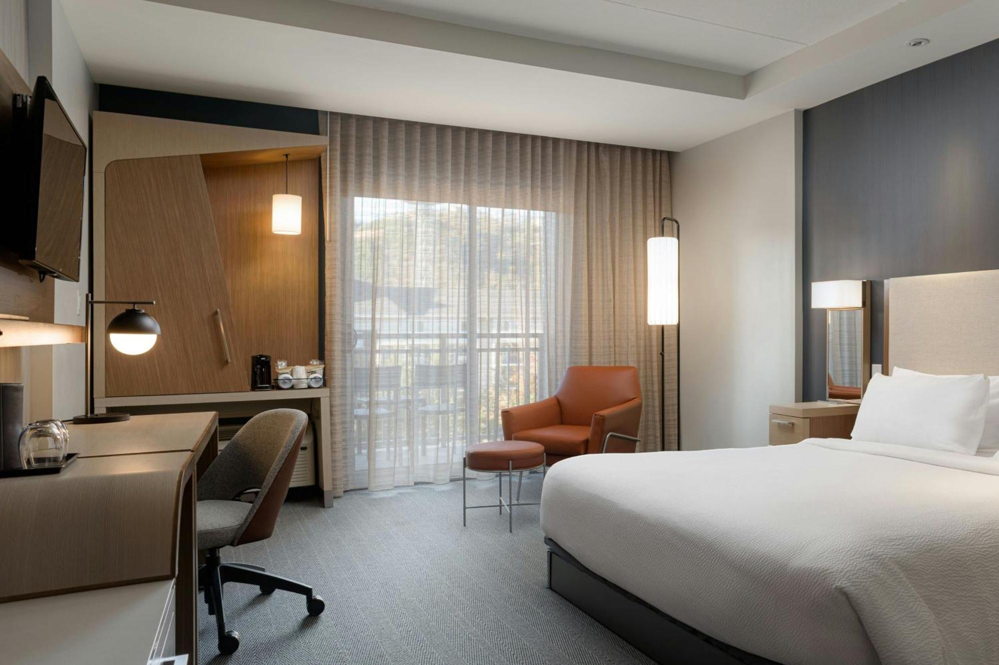 คอร์ตยาร์ด แกตลินเบิร์ก ดาวน์ทาวน์ Hotel แกตลิงเบิร์ก ภายนอก รูปภาพ