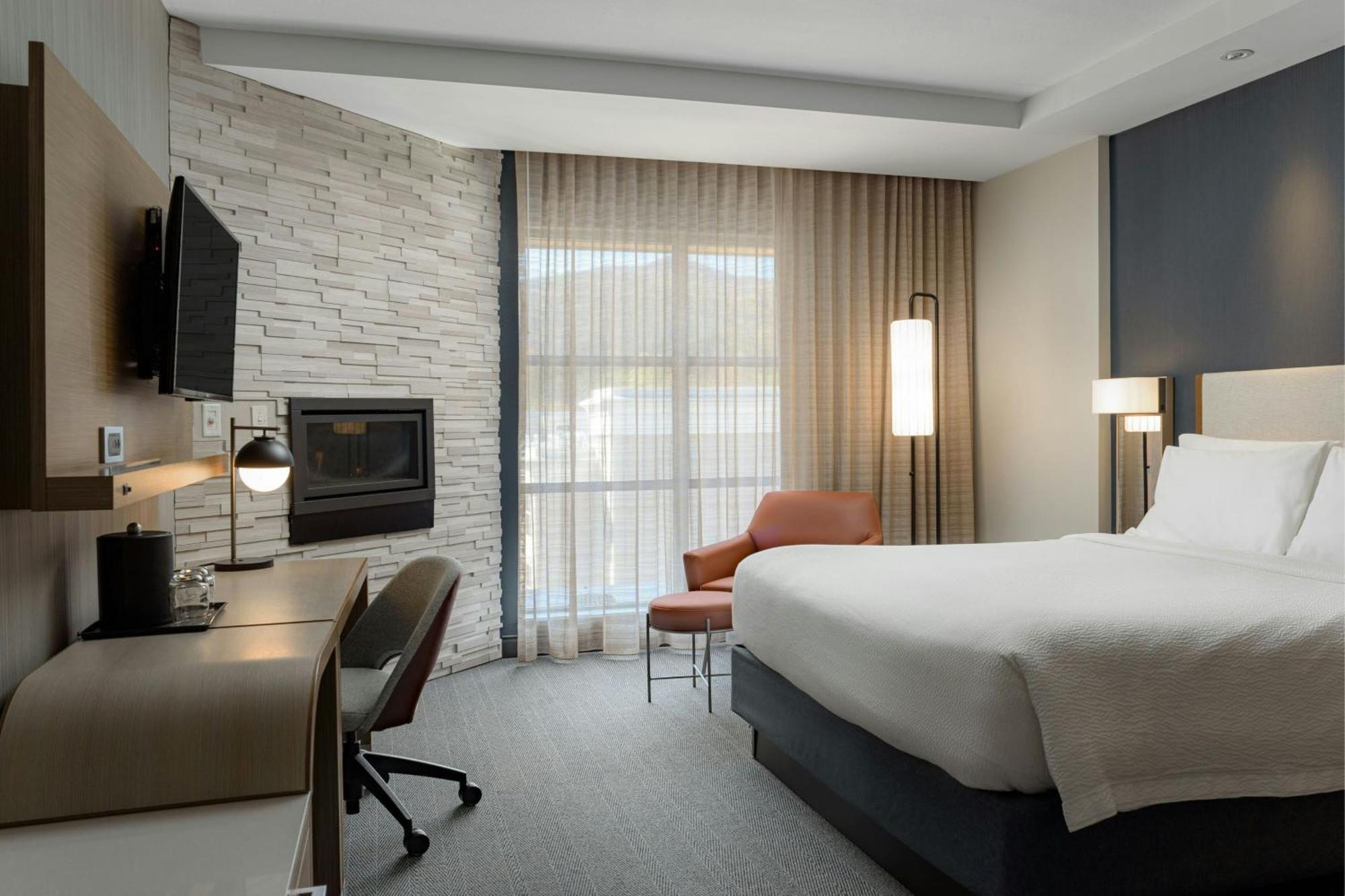 คอร์ตยาร์ด แกตลินเบิร์ก ดาวน์ทาวน์ Hotel แกตลิงเบิร์ก ภายนอก รูปภาพ