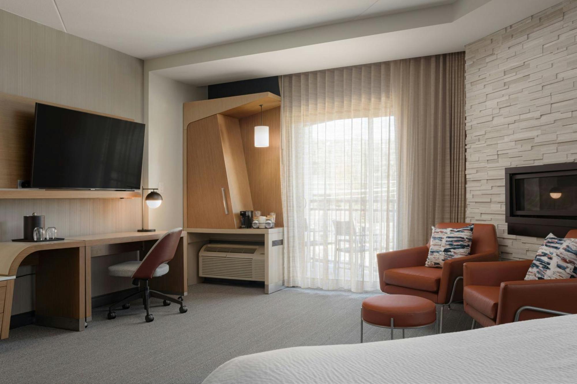 คอร์ตยาร์ด แกตลินเบิร์ก ดาวน์ทาวน์ Hotel แกตลิงเบิร์ก ภายนอก รูปภาพ