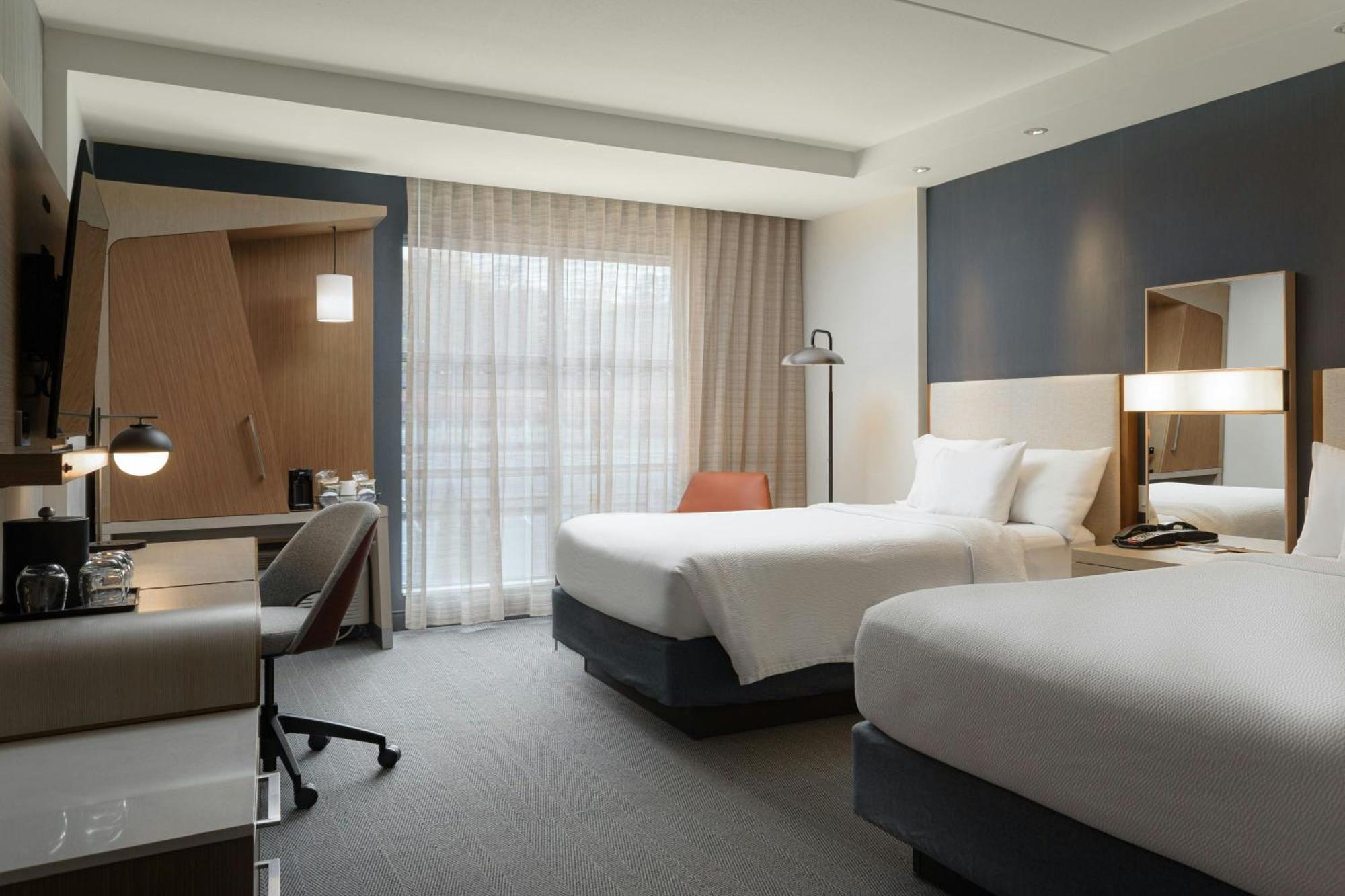คอร์ตยาร์ด แกตลินเบิร์ก ดาวน์ทาวน์ Hotel แกตลิงเบิร์ก ภายนอก รูปภาพ