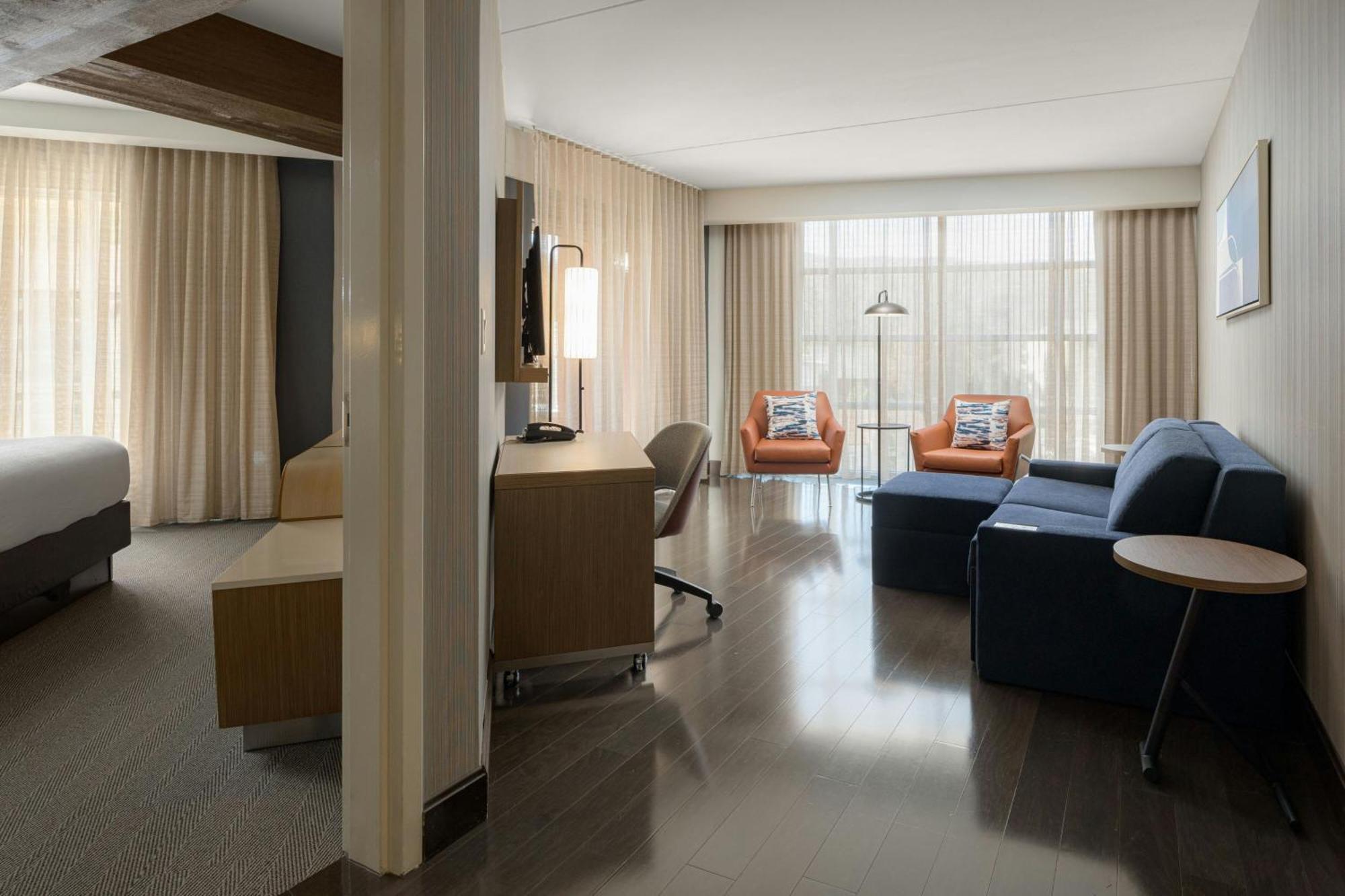 คอร์ตยาร์ด แกตลินเบิร์ก ดาวน์ทาวน์ Hotel แกตลิงเบิร์ก ภายนอก รูปภาพ